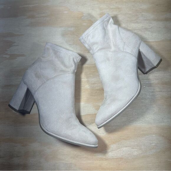 Marc Fisher Dyvine Suede Ankle Boots Wome Size 6 - Picture 2 of 8